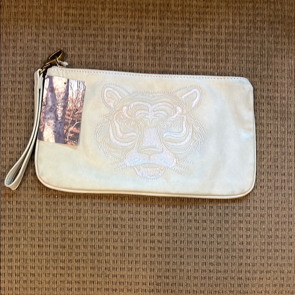 Deena & Ozzy Cream Tiger Embroidered Wristlet